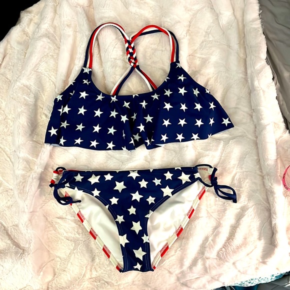 California Waves Other - Red White Blue California Waves 2 piece SZ med